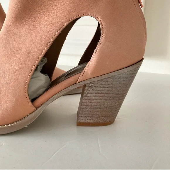 NWOT Free People Wilder Coral Sands Pointed Toe Ankle Boots/Booties Sz 41/11 - Picture 3 of 8